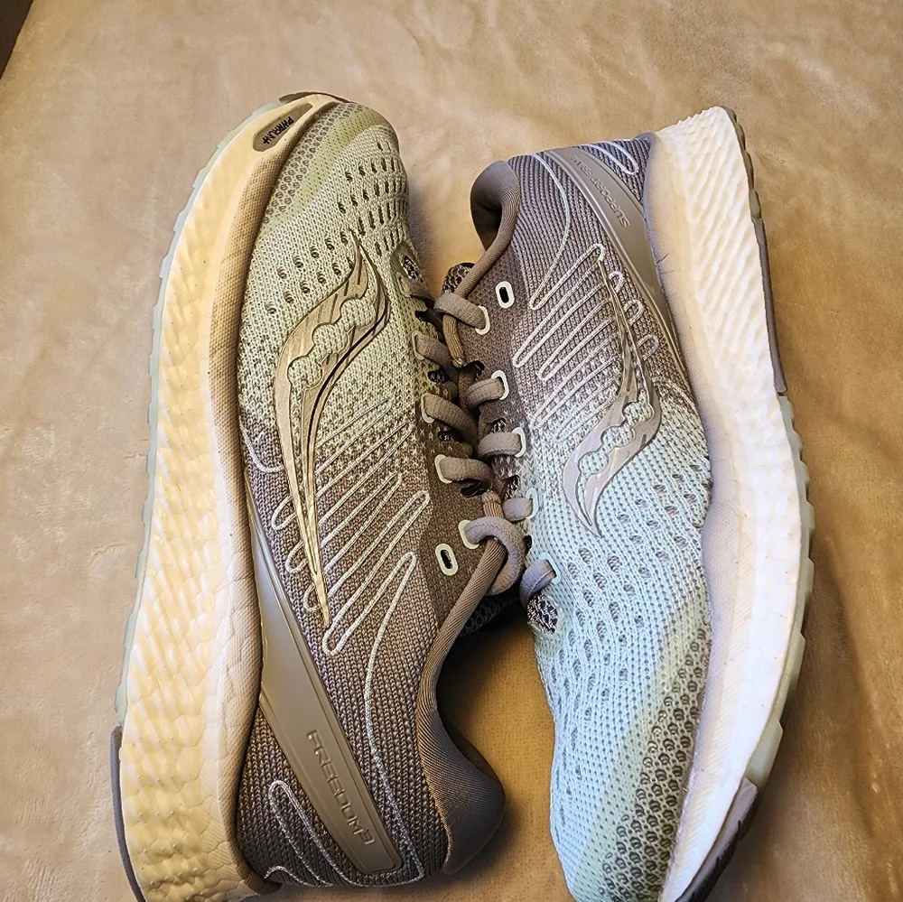 Saucony Mint Green Athletic Sneakers - Picture 3 of 11